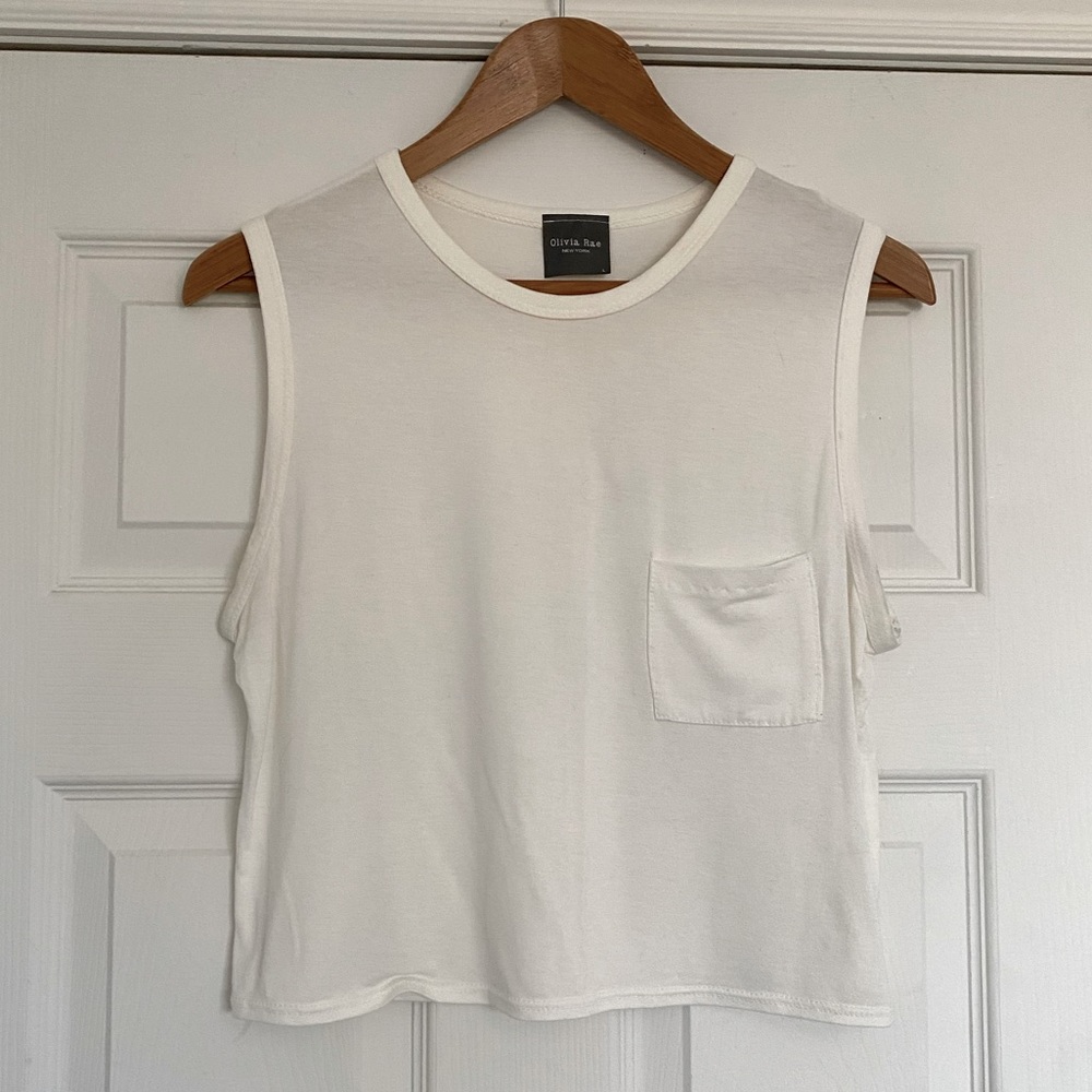 4/$10 Olivia Rae crop top, size L